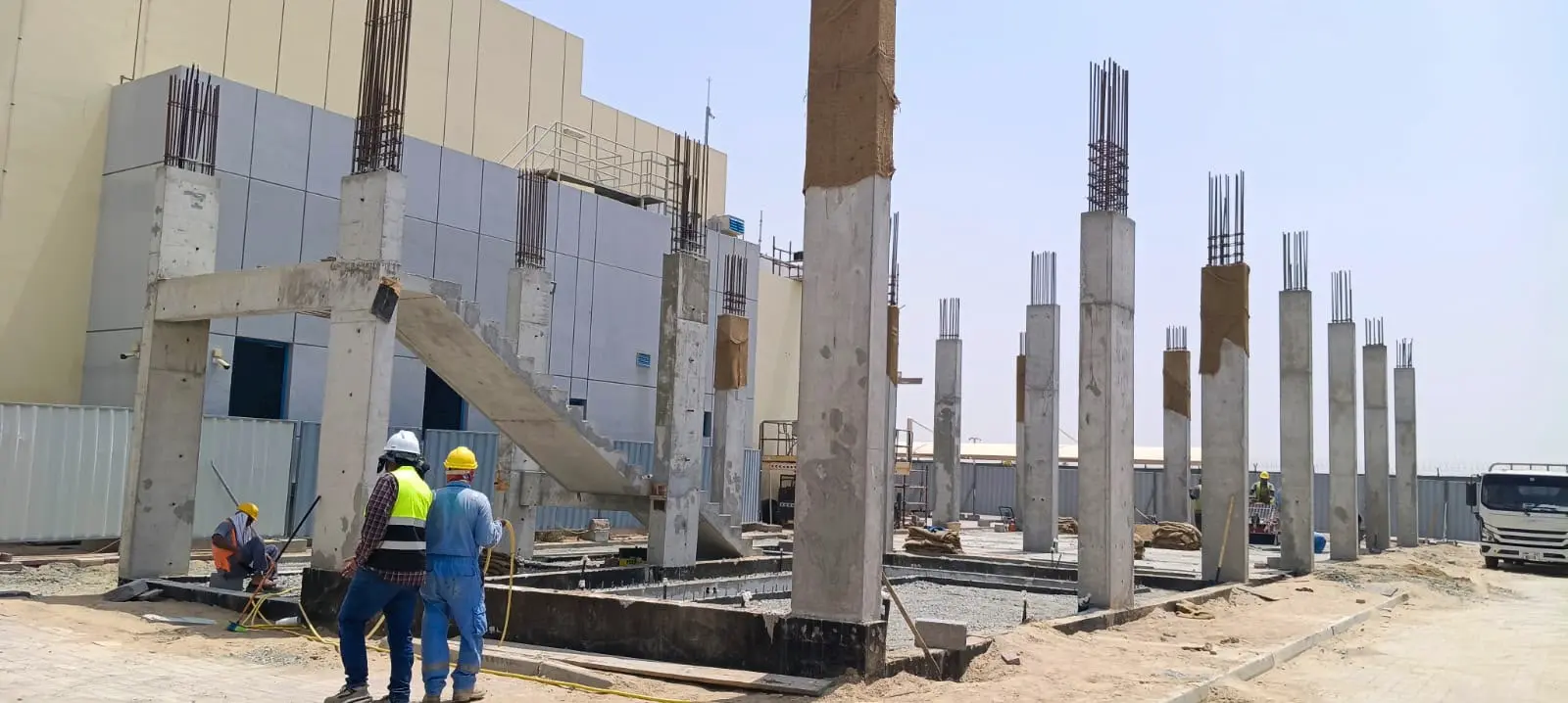 Aluminium panel column formwork erected on site