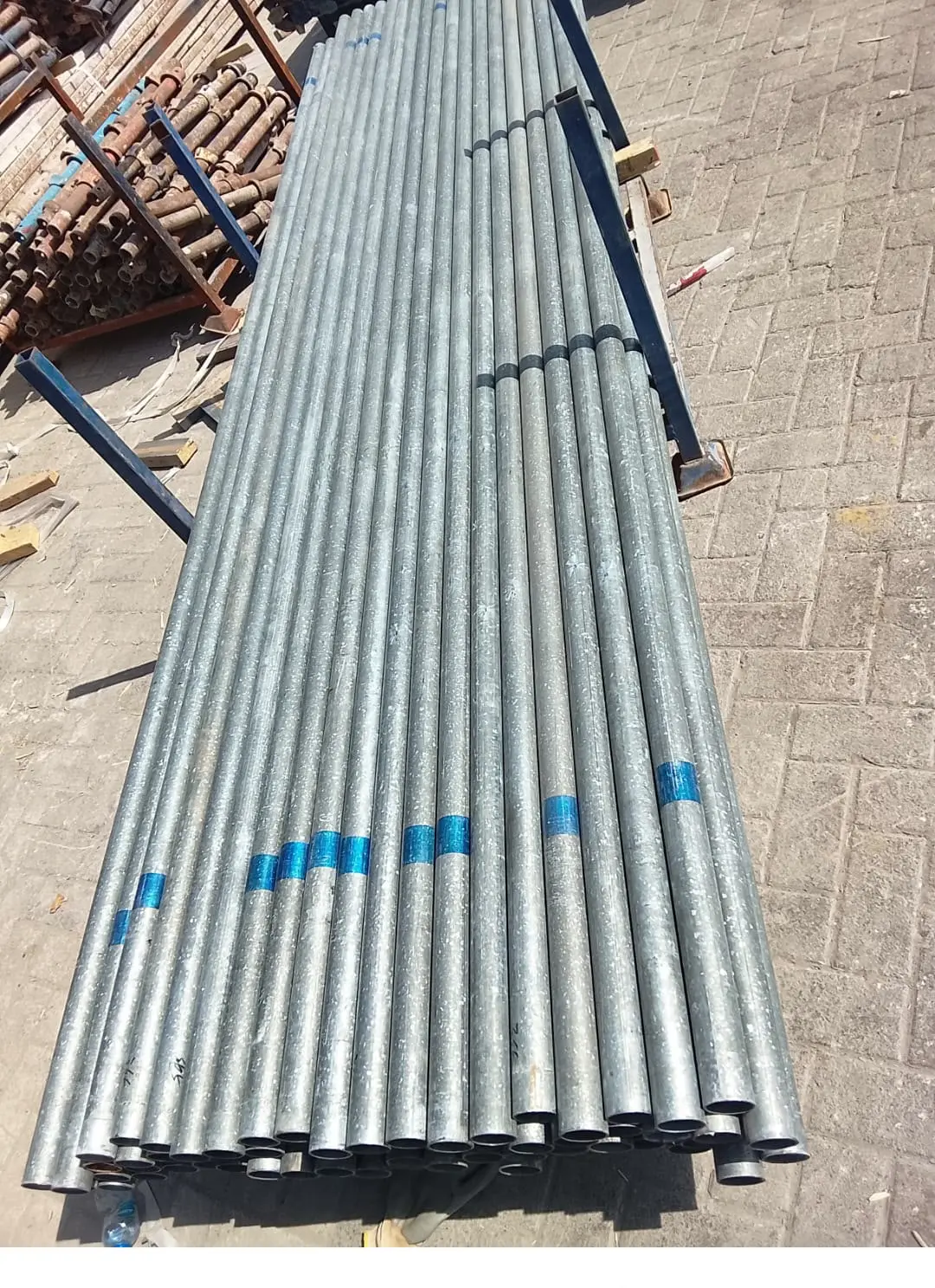 Galvanised scaffolding tubes